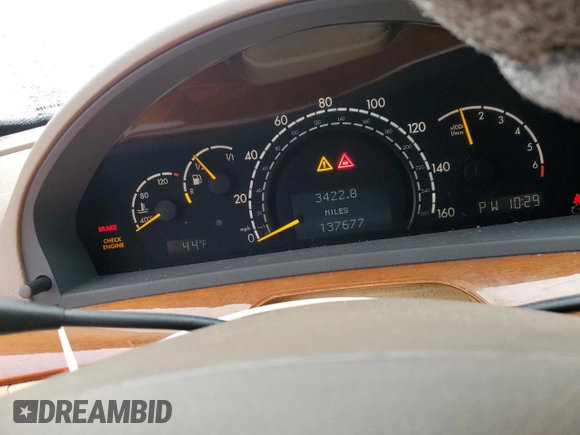 2001 Mercedes-Benz S-Class with VIN WDBNG70J81A138687, listed as a Copart auction lot 42194795 with 137,677 mi miles and Salvage Title. Bid and sale history available at carsss.com. Image 9.