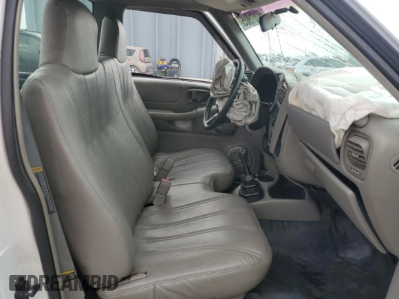 1998 GMC Sonoma z VIN 1GTCS144XWK518236, wystawiony jako Copart lot #59101905 z przebiegiem Nie podano mil oraz Nie do naprawy • Non repairable. Historia ofert i sprzedaży dostępna na DreamBid. Obrazek 7.