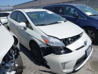 2015 Toyota Prius Four z VIN JTDKN3DU8F1993386, wystawiony jako IAAI lot #42333733 z przebiegiem 168 754 mil mil oraz . Historia ofert i sprzedaży dostępna na DreamBid. Obrazek 1.