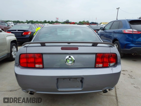 2007 Ford Mustang GT Deluxe with VIN 1ZVFT82H975266968, listed as a IAAI auction lot 41932163 with 189,982 mi miles. Bid and sale history available at carsss.com. Image 16.
