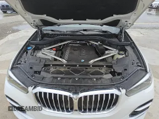 2023 BMW X5 xDrive40i z VIN 5UXCR6C08P9P32642, wystawiony jako Copart lot #56059525 z przebiegiem 48 802 mil mil oraz Czysty tytuł • Clean title. Historia ofert i sprzedaży dostępna na DreamBid. Obrazek 7.