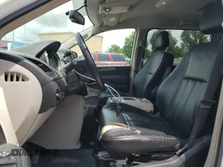 2014 Chrysler Town & Country Touring z VIN 2C4RC1BG0ER404444, wystawiony jako Copart lot #60194645 z przebiegiem 136 826 mil mil oraz Szkoda całkowita • Salvage title. Historia ofert i sprzedaży dostępna na DreamBid. Obrazek 7.