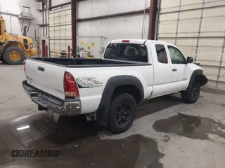 2008 Toyota Tacoma with VIN 5TEUU42N58Z580315, listed as a IAAI auction lot 41059647 with 109,478 mi miles and . Bid and sale history available at carsss.com. Image 4.