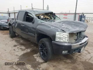2011 Chevrolet Silverado 1500 LT with VIN 3GCPKSE37BG189204, listed as a IAAI auction lot 41740715 with 1 mi miles. Bid and sale history available at carsss.com. Image 1.