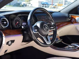 2019 Mercedes-Benz E-Class E 450 with VIN WDDZH6JB3KA507304, listed as a Copart auction lot 50660705 with 60,405 mi miles and Salvage Title. Bid and sale history available at carsss.com. Image 9.