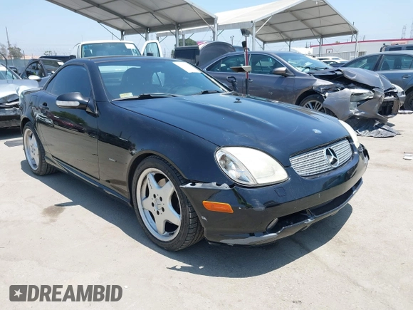 2001 Mercedes-Benz SLK 230/320 with VIN WDBKK65F81F218476, listed as a IAAI auction lot 42450368 with 121,640 mi miles and . Bid and sale history available at DreamBid. Image 1.