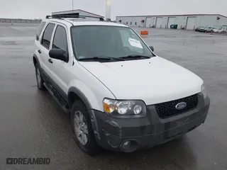 2005 Ford Escape XLT with VIN 1FMYU93125KA69876, listed as a IAAI auction lot 41923043 with 186,306 mi miles. Bid and sale history available at carsss.com. Image 6.