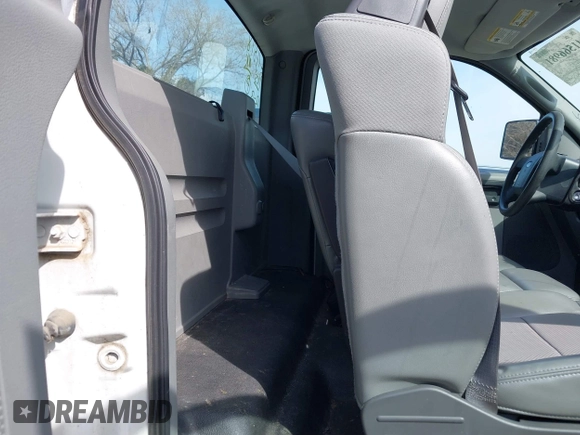 2007 Ford F-150 XL with VIN 1FTRF12297KC71518, listed as a IAAI auction lot 41566981 with 1 mi miles. Bid and sale history available at carsss.com. Image 8.