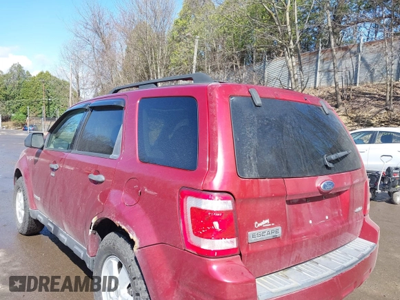 2008 Ford Escape XLT with VIN 1FMCU93108KC15674, listed as a IAAI auction lot 42049019 with 180,077 mi miles. Bid and sale history available at carsss.com. Image 17.