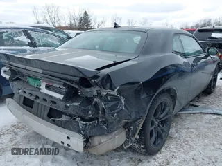 2017 Dodge Challenger SXT Plus z VIN 2C3CDZAG1HH535125, wystawiony jako IAAI lot #41611589 z przebiegiem 56 588 mil mil oraz . Historia ofert i sprzedaży dostępna na DreamBid. Obrazek 4.