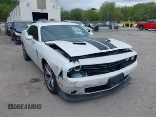 2015 Dodge Challenger SXT Plus z VIN 2C3CDZBG9FH705579, wystawiony jako IAAI lot #42268112 z przebiegiem 83 786 mil mil oraz . Historia ofert i sprzedaży dostępna na DreamBid. Obrazek 6.
