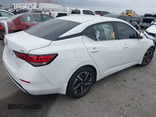 2024 Nissan Sentra SV z VIN 3N1AB8CV6RY326752, wystawiony jako IAAI lot #42368521 z przebiegiem 17 348 mil mil oraz . Historia ofert i sprzedaży dostępna na DreamBid. Obrazek 4.