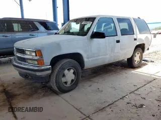 1996 Chevrolet Tahoe z VIN 1GNEK13R6TJ417807, wystawiony jako Copart lot #58806375 z przebiegiem 158 214 mil mil oraz Szkoda całkowita • Salvage title. Historia ofert i sprzedaży dostępna na DreamBid. Obrazek 1.