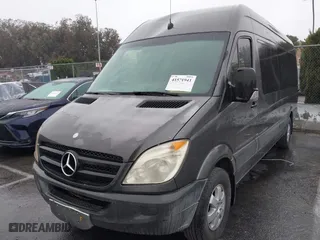 2011 Mercedes-Benz Sprinter Passenger Vans with VIN WDZPE8CC2B5571810, listed as a IAAI auction lot 41571941 with NaN miles. Bid and sale history available at carsss.com. Image 17.