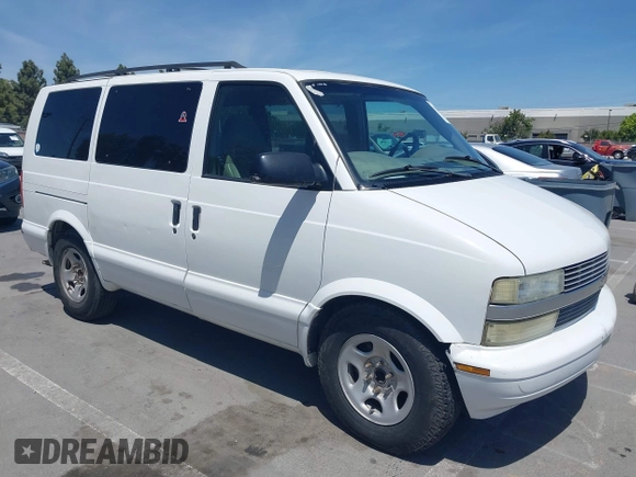 2003 Chevrolet Astro with VIN 1GNDM19X13B110549, listed as a IAAI auction lot 42203425 with 157,835 mi miles. Bid and sale history available at carsss.com. Image 1.