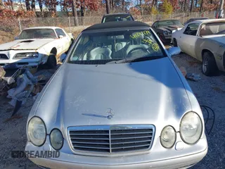 2001 Mercedes-Benz CLK 3.2L with VIN WDBLK65G41T070258, listed as a IAAI auction lot 41292179 with 132,471 mi miles. Bid and sale history available at carsss.com. Image 6.
