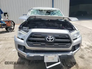 2017 Toyota Tacoma SR5 with VIN 5TFCZ5AN2HX102011, listed as a Copart auction lot 60784795 with 61,742 mi miles and Salvage title. Bid and sale history available at DreamBid. Image 5.