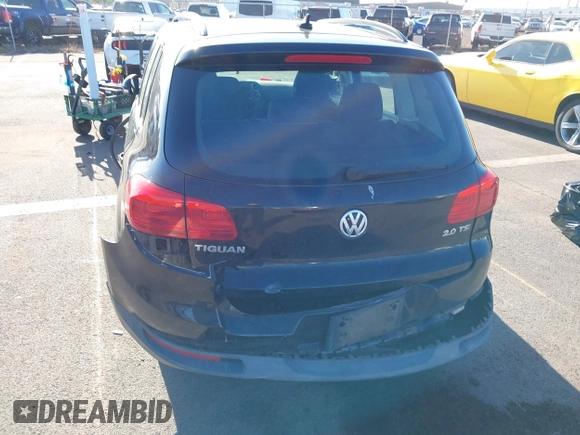 2015 Volkswagen Tiguan S z VIN WVGAV7AX8FW615777, wystawiony jako IAAI lot #42165193 z przebiegiem Nie podano mil oraz . Historia ofert i sprzedaży dostępna na DreamBid. Obrazek 17.