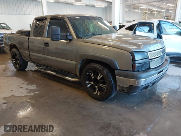 2006 Chevrolet Silverado 1500 Work Truck with VIN 1GCEC19X76Z300027, listed as a IAAI auction lot 41378404 with 171,637 mi miles. Bid and sale history available at carsss.com. Image 1.