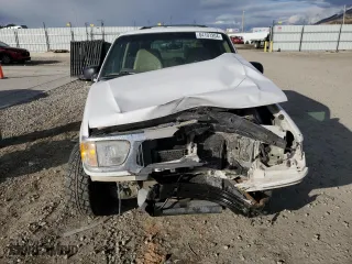2000 Mercury Mountaineer with VIN 4M2DU66P8YUJ15148, listed as a Copart auction lot 84107204 with 194,511 mi miles and Salvage Title. Bid and sale history available at carsss.com. Image 5.