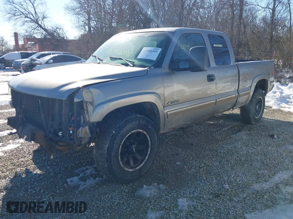 2001 Chevrolet Silverado 2500 with VIN 1GCGK29U21Z121197, listed as a IAAI auction lot 41426355 with 287,575 mi miles. Bid and sale history available at carsss.com. Image 2.