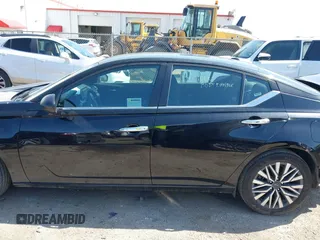 2024 Nissan Altima 2.5 SV with VIN 1N4BL4DVXRN337259, listed as a IAAI auction lot 41822687 with 35,143 mi miles. Bid and sale history available at carsss.com. Image 14.