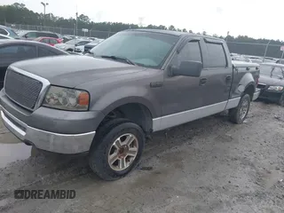 2007 Ford F-150 XLT z VIN 1FTPW04537KB23132, wystawiony jako IAAI lot #42434387 z przebiegiem 43 900 mil mil oraz . Historia ofert i sprzedaży dostępna na DreamBid. Obrazek 2.