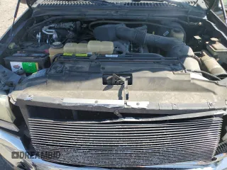 2002 Ford Excursion Limited z VIN 1FMNU43S92EC53835, wystawiony jako Copart lot #60525215 z przebiegiem 207 011 mil mil oraz Szkoda całkowita • Salvage title. Historia ofert i sprzedaży dostępna na DreamBid. Obrazek 11.