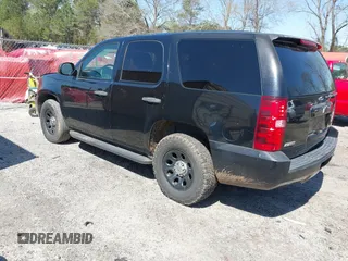 2007 Chevrolet Tahoe Police z VIN 1GNEC03097R417705, wystawiony jako IAAI lot #41882598 z przebiegiem 235 859 mil mil oraz . Historia ofert i sprzedaży dostępna na DreamBid. Obrazek 3.