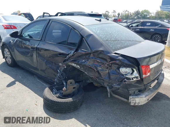 2014 Chevrolet Cruze LS z VIN 1G1PA5SG1E7405326, wystawiony jako IAAI lot #42095319 z przebiegiem Nie podano mil oraz . Historia ofert i sprzedaży dostępna na DreamBid. Obrazek 6.