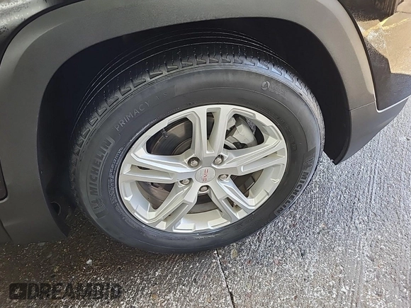 2022 GMC Terrain SLE with VIN 3GKALMEV5NL152975, listed as a IAAI auction lot 42832683 with 51,624 mi miles and . Bid and sale history available at DreamBid. Image 3.