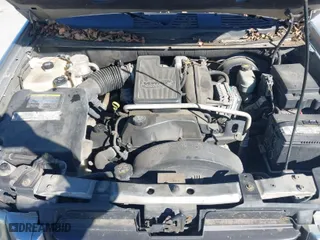 2004 GMC Envoy SLE with VIN 1GKDS13S642247715, listed as a IAAI auction lot 41472984 with 240,550 mi miles. Bid and sale history available at carsss.com. Image 10.
