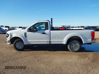 2022 Ford F-250 XL z VIN 1FTBF2A67NEG45826, wystawiony jako IAAI lot #42006684 z przebiegiem 53 561 mil mil oraz . Historia ofert i sprzedaży dostępna na DreamBid. Obrazek 14.