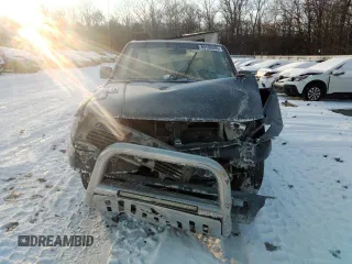2000 Nissan Frontier XE z VIN 1N6DD21S5YC399092, wystawiony jako Copart lot #89199395 z przebiegiem 170 742 mil mil oraz Czysty tytuł • Clean title. Historia ofert i sprzedaży dostępna na DreamBid. Obrazek 5.