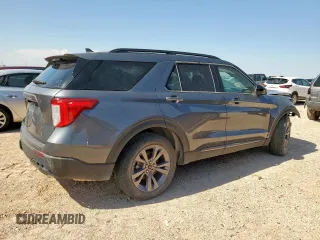 2022 Ford Explorer XLT z VIN 1FMSK7DH8NGC30777, wystawiony jako Copart lot #60958195 z przebiegiem 47 804 mil mil oraz Szkoda całkowita • Salvage title. Historia ofert i sprzedaży dostępna na DreamBid. Obrazek 3.