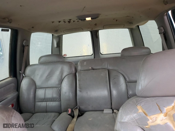 1997 Chevrolet Tahoe with VIN 1GNEK13R2VJ318355, listed as a Copart auction lot 89341095 with 303,882 mi miles and Salvage Title. Bid and sale history available at carsss.com. Image 10.