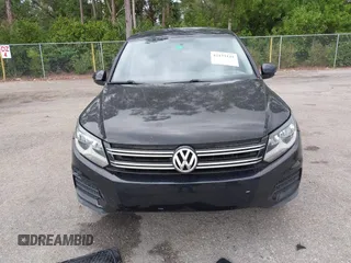 2013 Volkswagen Tiguan SE z VIN WVGAV3AX4DW607441, wystawiony jako IAAI lot #42173141 z przebiegiem 113 186 mil mil oraz . Historia ofert i sprzedaży dostępna na DreamBid. Obrazek 12.