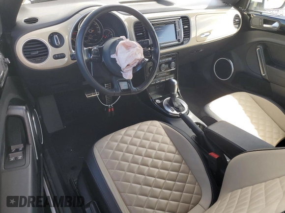 2019 Volkswagen Beetle S с VIN 3VW5DAAT6KM501562, выставлен на аукционе Copart как лот 57631785 с пробегом Не указан миль и Списание • Salvage title. История ставок и продаж доступна на DreamBid. Изображение 8.