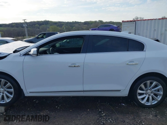 2016 Buick LaCrosse Leather with VIN 1G4GB5G36GF105019, listed as a IAAI auction lot 41866150 with 107,761 mi miles. Bid and sale history available at carsss.com. Image 14.