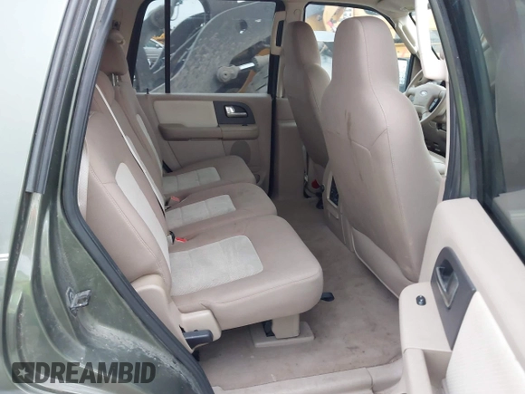 2004 Ford Expedition Special Service with VIN 1FMPU16L64LB74097, listed as a IAAI auction lot 41938850 with 168,436 mi miles. Bid and sale history available at carsss.com. Image 8.