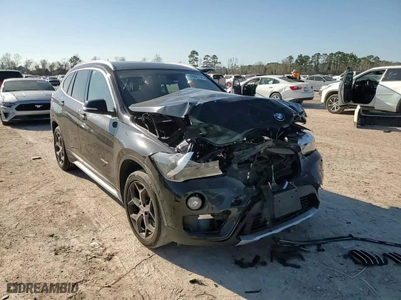 2018 BMW X1 xDrive28i with VIN WBXHT3C3XJ5K21808, listed as a Copart auction lot 48607645 with 54,936 mi miles and Salvage Title. Bid and sale history available at carsss.com. Image 12.