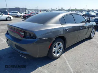2020 Dodge Charger SXT z VIN 2C3CDXBG6LH234913, wystawiony jako IAAI lot #42227747 z przebiegiem 83 885 mil mil oraz . Historia ofert i sprzedaży dostępna na DreamBid. Obrazek 4.