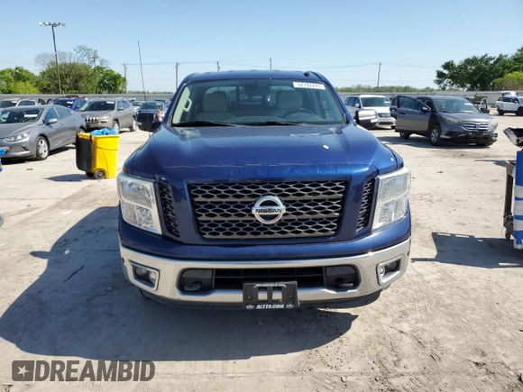 2017 Nissan Titan SV z VIN 1N6AA1E58HN514055, wystawiony jako Copart lot #52192245 z przebiegiem 82 445 mil mil oraz Czysty tytuł • Clean title. Historia ofert i sprzedaży dostępna na DreamBid. Obrazek 5.