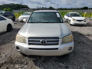 2006 Toyota Highlander z VIN JTEDW21A060013936, wystawiony jako Copart lot #60547105 z przebiegiem 234 848 mil mil oraz Czysty tytuł • Clean title. Historia ofert i sprzedaży dostępna na DreamBid. Obrazek 5.