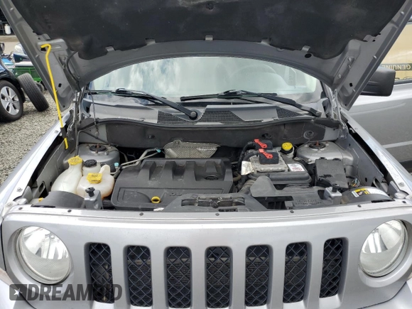 2016 Jeep Patriot Sport z VIN 1C4NJPBB7GD711496, wystawiony jako Copart lot #57159365 z przebiegiem 139 464 mil mil oraz Czysty tytuł • Clean title. Historia ofert i sprzedaży dostępna na DreamBid. Obrazek 12.