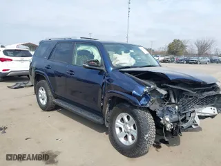 2016 Toyota 4Runner Limited with VIN JTEBU5JR6G5358249, listed as a IAAI auction lot 41770324 with 261,950 mi miles. Bid and sale history available at carsss.com. Image 1.