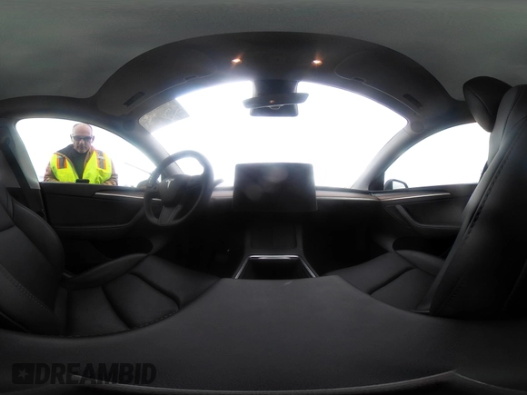 2024 Tesla Model Y с VIN 7SAYGDED5RF093696, выставлен на аукционе IAAI как лот 42061020 с пробегом 21 220 миль миль и . История ставок и продаж доступна на DreamBid. Изображение 24.