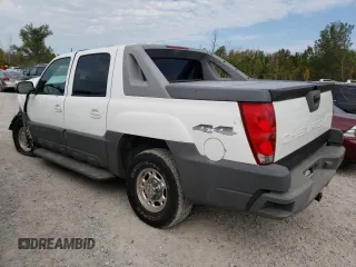 2002 Chevrolet Avalanche with VIN 3GNGK23G82G165622, listed as a Copart auction lot 71918294 with 102,610 mi miles and Salvage Title. Bid and sale history available at carsss.com. Image 2.