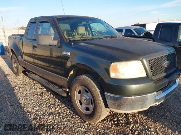 2005 Ford F-150 XLT with VIN 1FTPX025X5KC35939, listed as a IAAI auction lot 41286286 with 162,045 mi miles. Bid and sale history available at carsss.com. Image 1.