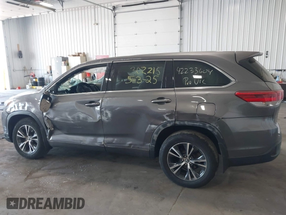 2017 Toyota Highlander LE with VIN 5TDBZRFH8HS386143, listed as a IAAI auction lot 42233604 with 44,507 mi miles and . Bid and sale history available at DreamBid. Image 13.